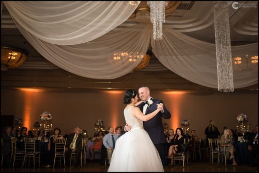 A bride and groom at Turning Stone Casino in Verona, NY. A wedding at Shenendoah Clubhouse at Turning Stone Casino.