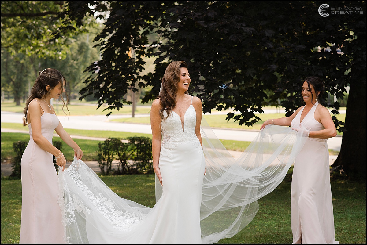 Bride with Bridesmaids